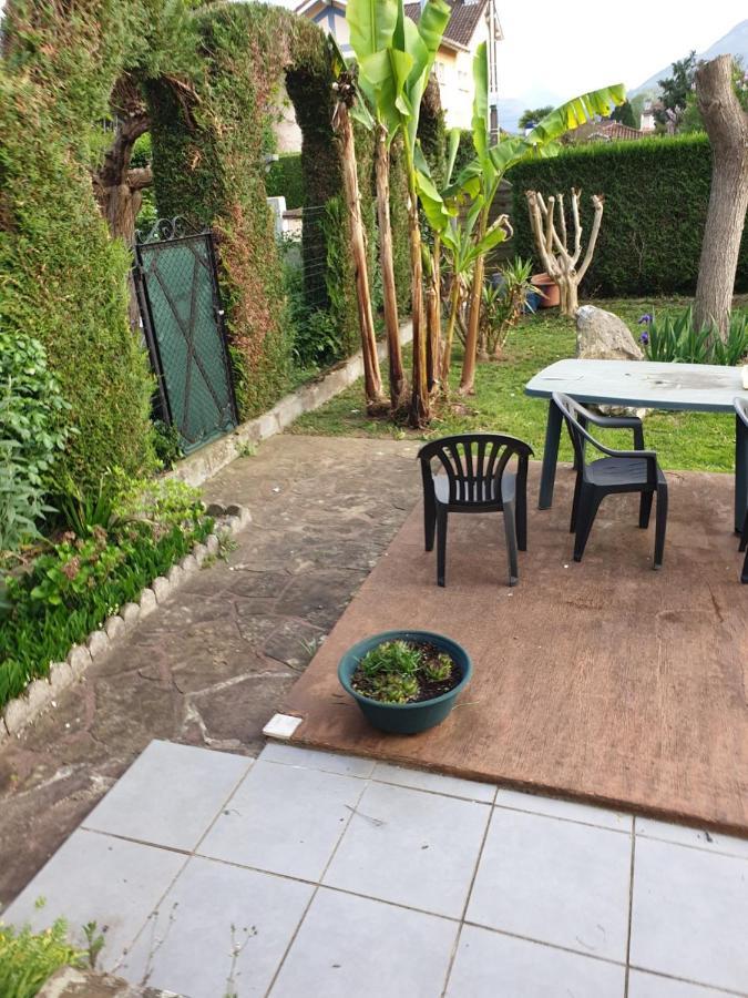 Ferienwohnung Chez Germaine Lourdes Exterior foto